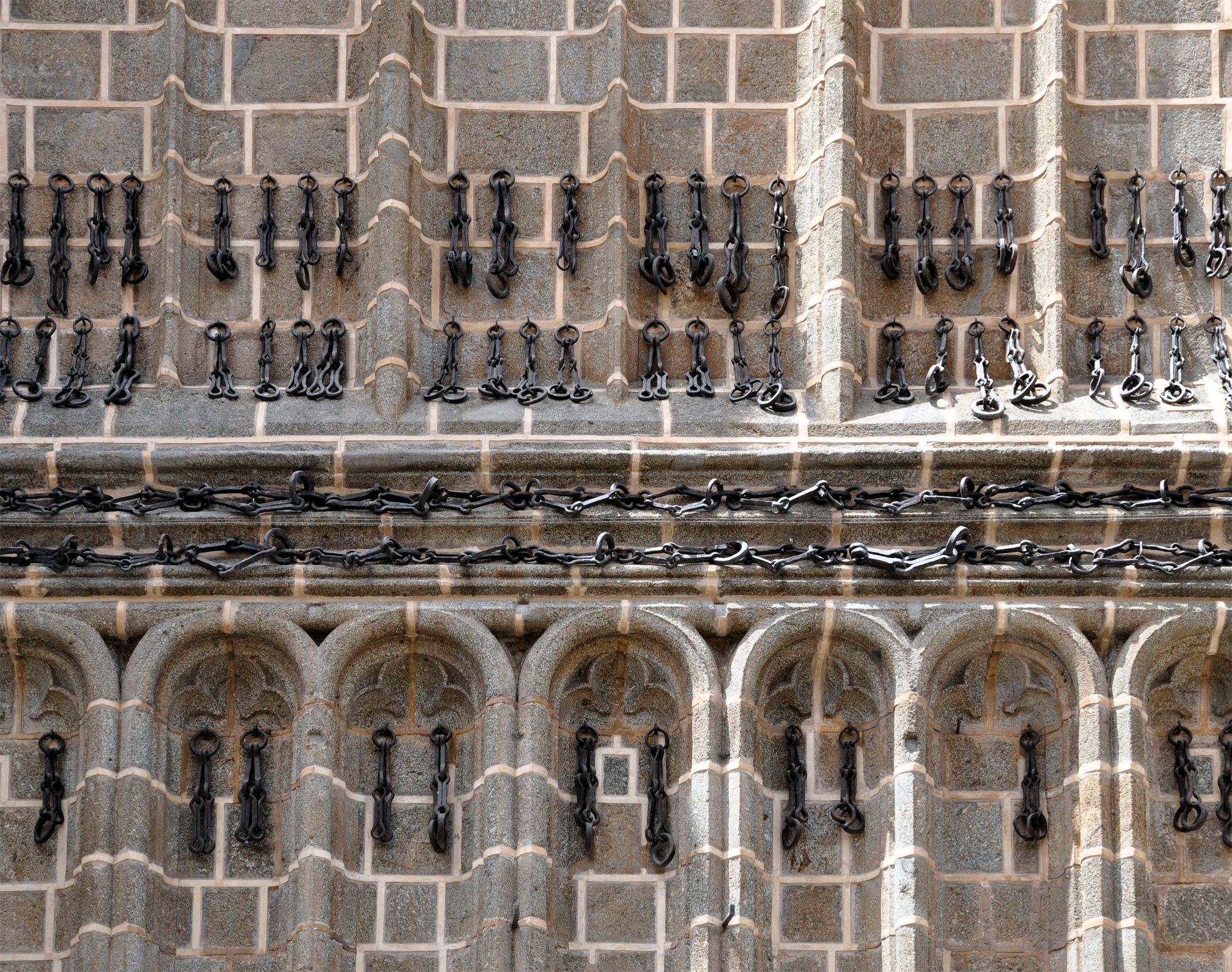 Em Toledo, duas sinagogas, uma mesquita, um templo cristão